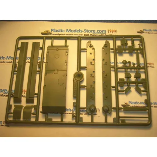 T-34/76 Soviet Tank M.1940 w/L11 Gun WWII 1/72 UM 336