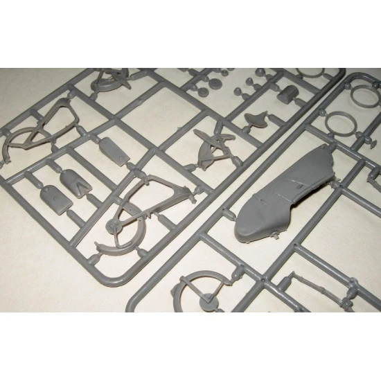 Soviet motorcycle with sidecar PMZ-A-750 1/35 AIM Fan Model 35006