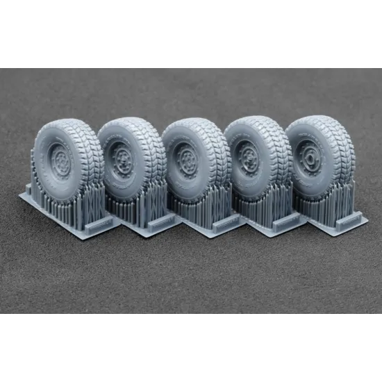 Scalex Wm-35004 1/35 Hmmwv Mt 12-bolt Ordinary Wheel Set For Icm Academy