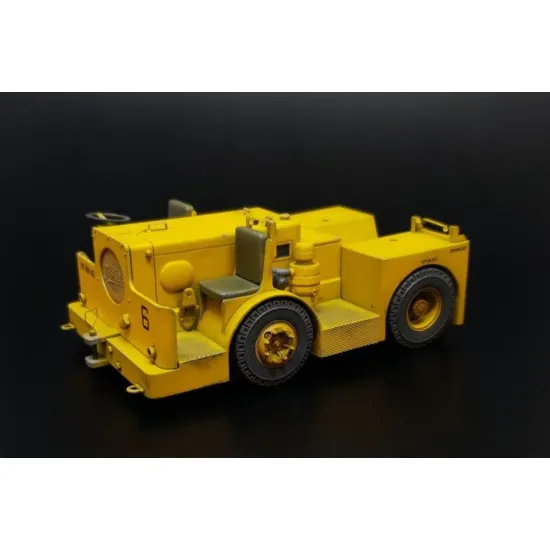 Brengun Brl32052 1/32 Uk Flight Deck Tractor Tugmaster Resin Construction Kit Of U K Deck Tractor