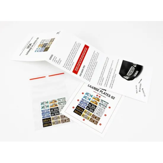 Red Fox Qs-24014 1/24 Usa License Plates 02 3d Colored Resin Dashboard