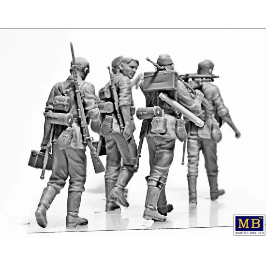 Master Box 35249 1/35 Hot Summer 1941 German Infantry Ww2 Era Plastic Figures Kit