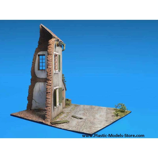 DIORAMA w/NORMANDY HOUSE 1/35 Miniart 36021