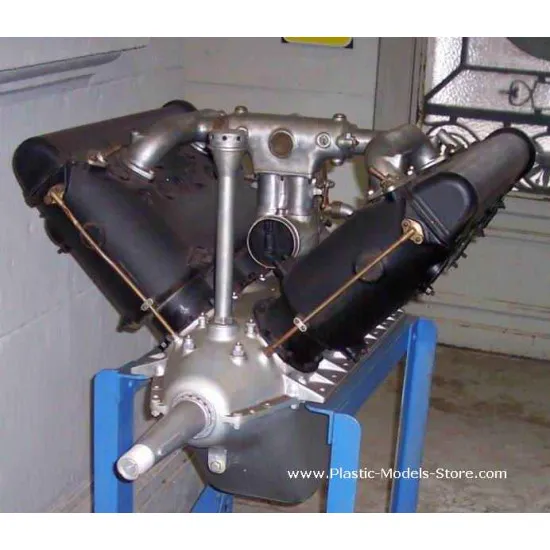 Hispano Suiza V8 Engine with base and PE set WWI 1/32 Roden 622