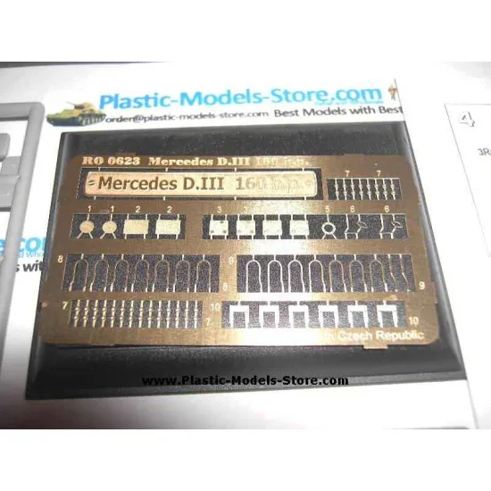 Mercedes D.III Engine with base and PE set WWI 1/32 Roden 623