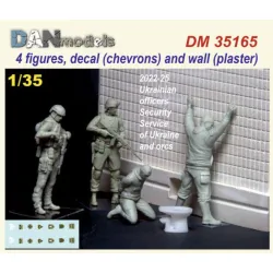 Dan Models 35165 1/35 2022-25 Ukrainian Officers Security Service Of Ukraine And Orcs 4 Figures Decal Chevrons And Wall Plaster