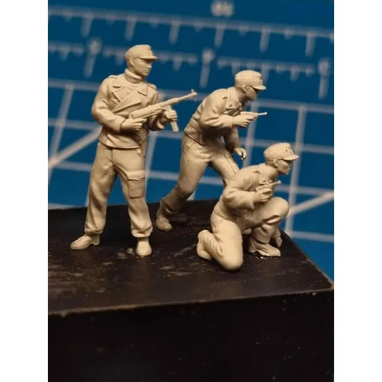 White Stork Miniatures F72108 1/72 German Tanker Evacuation 1944-1945 Resin Unassembled Unpainted