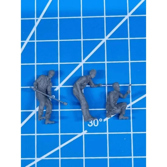 White Stork Miniatures F72129 1/72 German Tank Repair Crew Resin Unassembled Unpainted