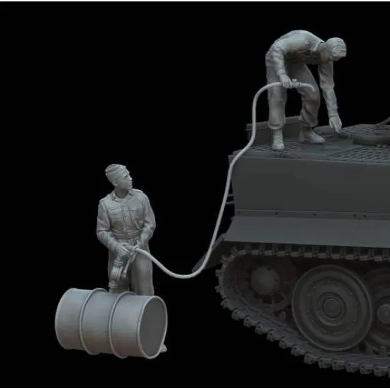 White Stork Miniatures F72159 1/72 Tiger I Crew Loading Fuel Resin Unassembled Unpainted