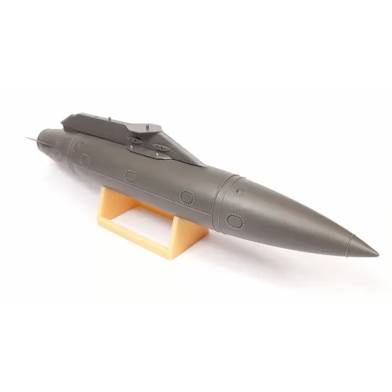 Kopecky Scale Models 32026 1/32 F-16 600 Gallons Fuel Tanks And Pylons Resin Kit