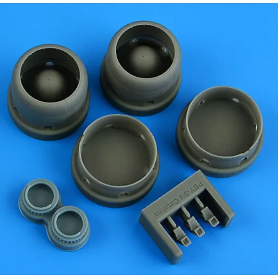 Quickboost 72728 1/72 Pby-3/4 Catalina Correct Cowlings Closed Flaps For Academy/Hobby 2000