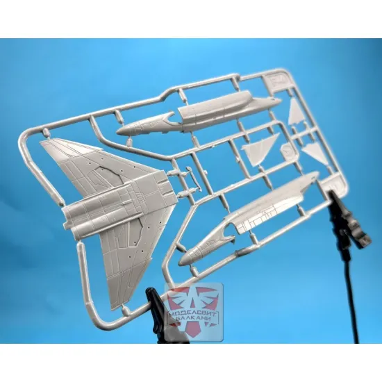 Sova Model 14005 1/144 F4h-1 Phantom Plastic Model Kit