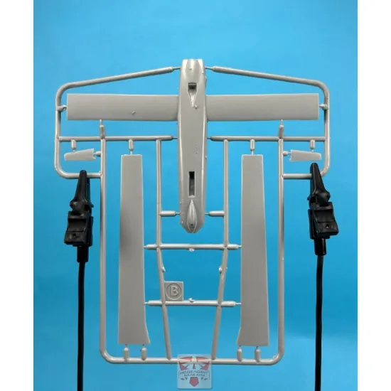 Sova Model 72058 1/72 Model 46 Voyager Plastic Model Kit