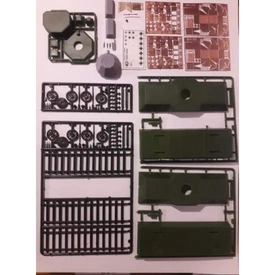Umt 713 1/72 Armored Cars Of German Armored Trains Plastic Model Kit