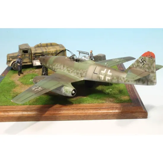 Hadmodels Dw-72017 1/72 Messerschmitt Me 262 A-1 Luftwaffe Black L White 17 Dry-water Decal Sheet