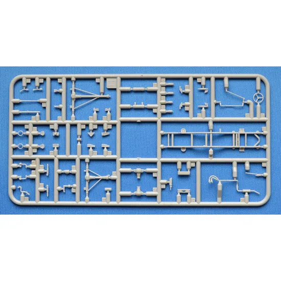 Ace 72469 1/72 Unimog S 404 Krankenwagen Plastic Model Kit