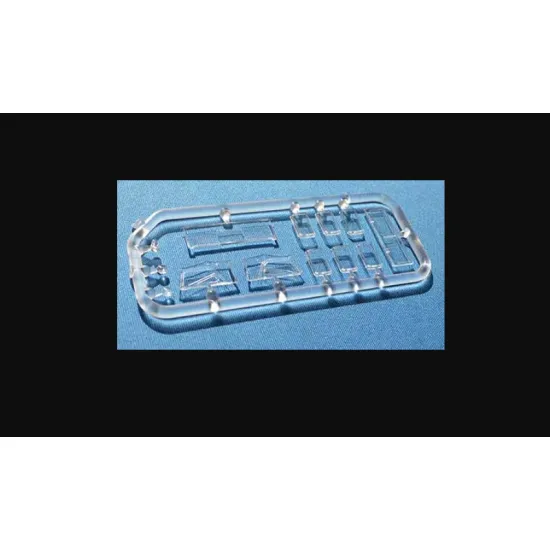 Ace 72469 1/72 Unimog S 404 Krankenwagen Plastic Model Kit