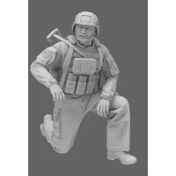 Black Snake Fr-05 1/35 French Soldier Artilleryman Resin Figure Kit