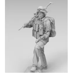 Black Snake Fr-21 1/35 French Soldier On Patrol In Afghanistan Resin Figure Kit