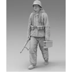 Black Snake Ttnkf-04 1/35 Infantryman Totenkopf In Winter Uniform Ammunition Carrier Eastern Front