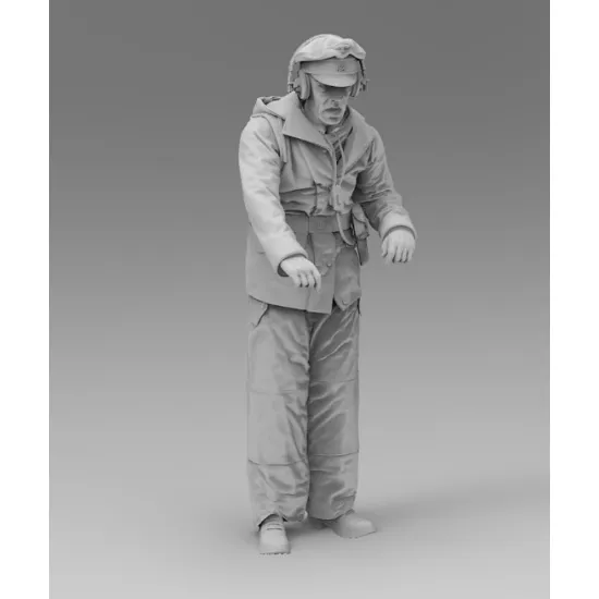 Black Snake Tiger-crew-05 1/35 Tiger Commander Totenkopf In Winter Uniform Eastern Front Resin Kit