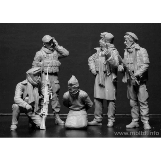 US Special Forces with a Taliban prisoner. Somewhere in the Middle East. Present day 5fig. 1/35 Master Box 35163
