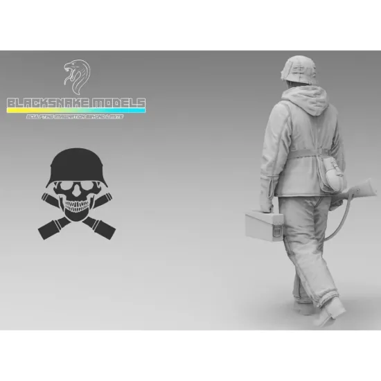 Black Snake Ttnkf-04-16 1/16 Infantryman Totenkopf In Winter Uniform Ammunition Carrier Eastern Front