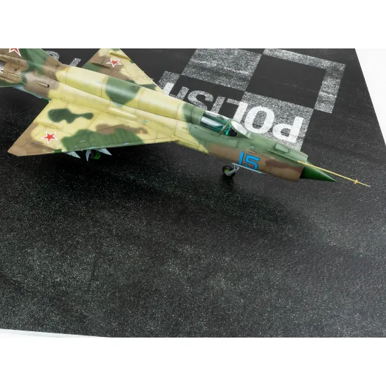 Red Fox Db-48034 1/48 Asphalt Diorama Base - Poland 380x320mm 3d Diorama Base