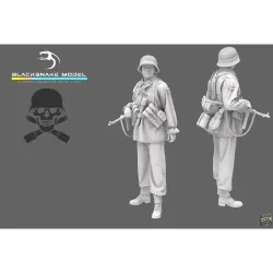 Black Snake Waffen-03-16 1/16 German Waffen Soldier Resin Figure Kit
