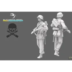 Black Snake Waffen-07-16 1/16 German Waffen Soldier Resin Figure Kit