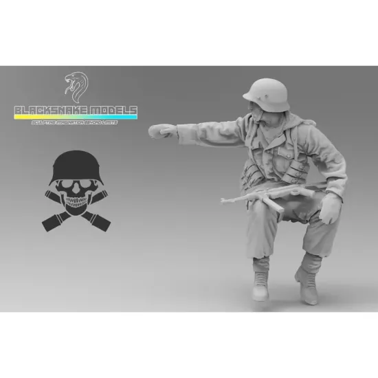 Black Snake Ttnkf-09-16 1/16 Rider Totenkopf In Winter Gear Eastern Front
