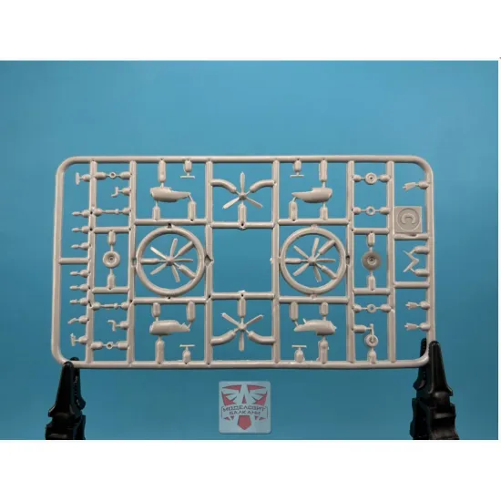 Aa Models 44101 1/144 Short Sc 7 Skyvan Plastic Model Kit