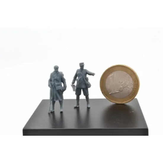 Dynamo Models 72002 1/72 1940 French Officers 1940 Ww2 3d Printed Kit
