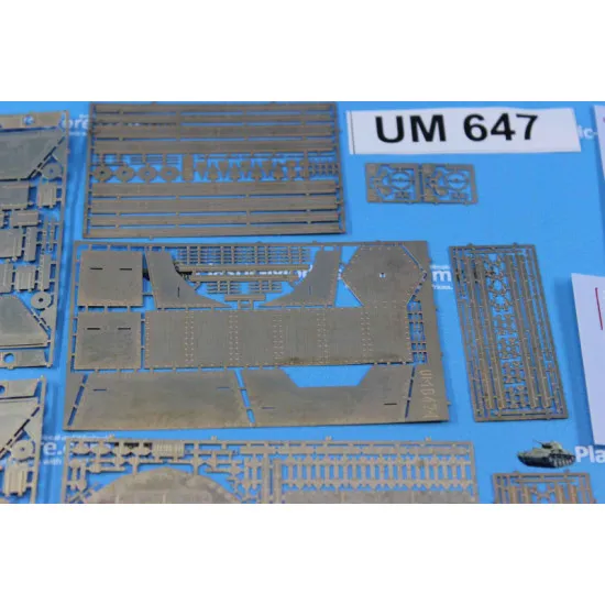 Armored air defense platform of an armored train 1/72 UMmT 648