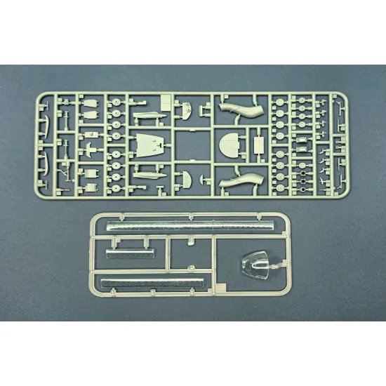 X-scale 144014 1/144 Hs-121 Trident 2e Airliner Plastic Model Kit