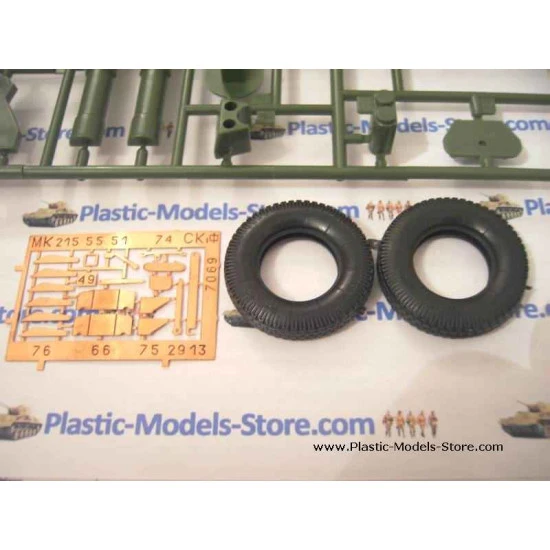 122 mm soviet howitzer D-30 2A18 1/35 SKIF 215