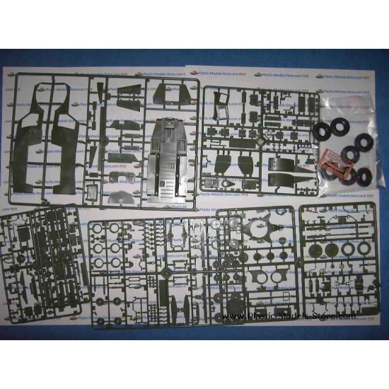 BTR-152 personnel carrier with ZU-23-2 gun Lebanon 1/35 SKIF 208