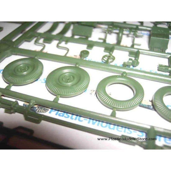 BTR-152 personnel carrier with ZU-23-2 gun Lebanon 1/35 SKIF 208