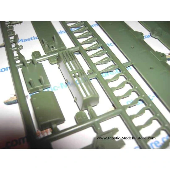 T-80UD Soviet main battle tank Bereza MBT T-80 mod 1/35 SKIF 201