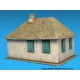 EAST EUROPEAN VILLAGE HOUSE 1/72 Miniart 72016