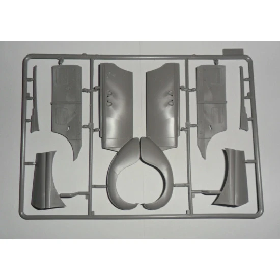 Admiral Saloon, WWII German passenger car 1/24 ICM 24023