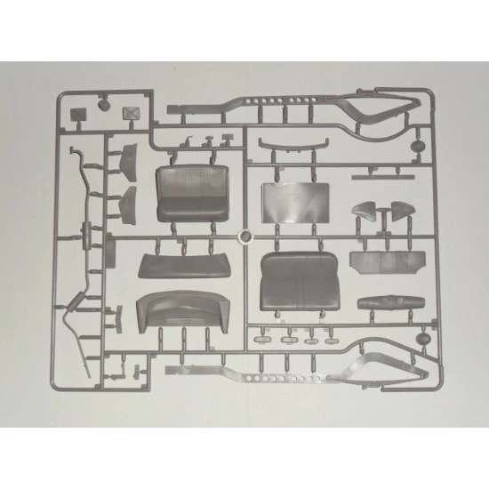 Admiral Saloon, WWII German passenger car 1/24 ICM 24023