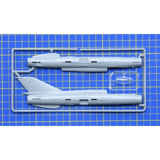 MiG-21 LanceR C 1/72 PARC MODELS 7208