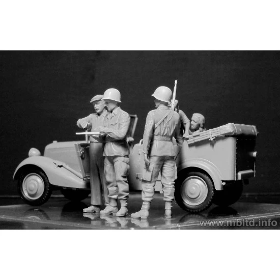 Hitching a ride, US Paratroopers and Civilians WITHOUT CAR 1/35 Master Box 35161
