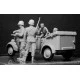 Hitching a ride, US Paratroopers and Civilians WITHOUT CAR 1/35 Master Box 35161