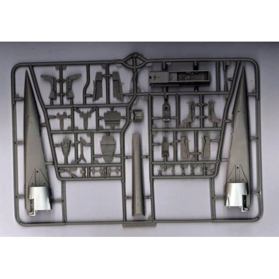 Training and combat aircraft Mirage F.1B 1/48 KITTY HAWK 80112
