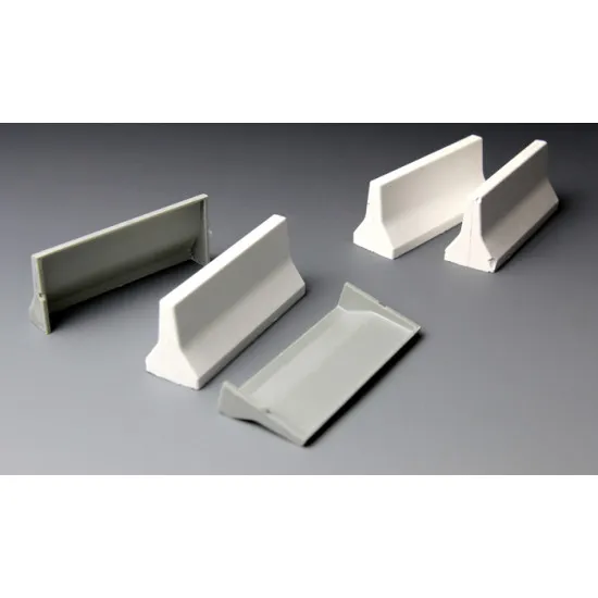 Set of concrete and plastic road barriers 1/35 MENG 012