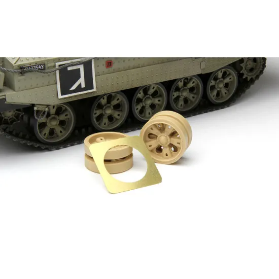 Israeli heavy tracked armored vehicle Ahzarit 1/35 MENG 003