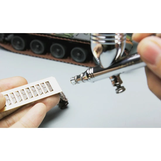 French 155 mm self-propelled howitzer AUF1 1/35 MENG 004