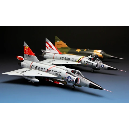 American fighter-interceptor F-102A (Case X) 1/72 MENG 003